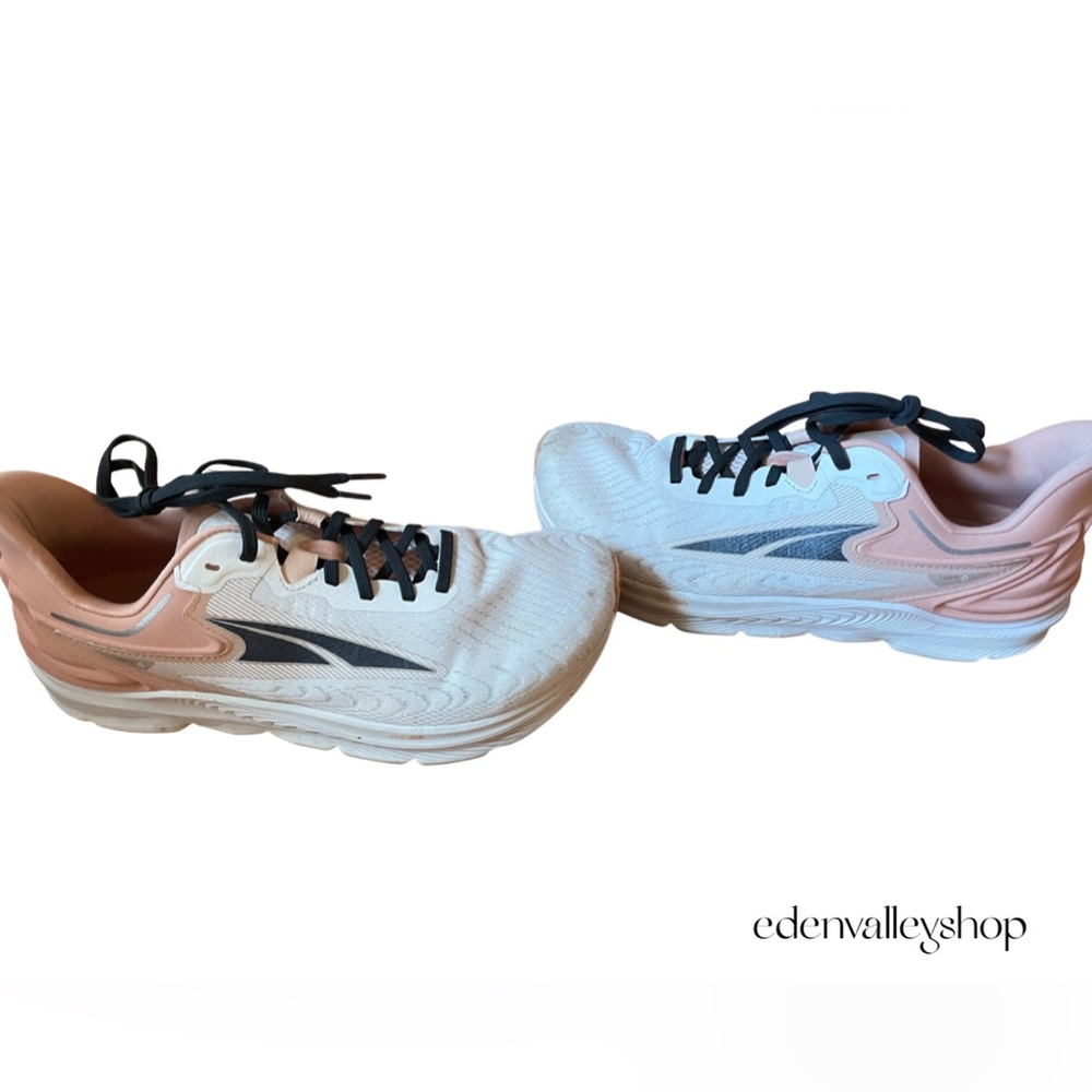 Altra Torin 6 Peach & Cream Athletic Shoe